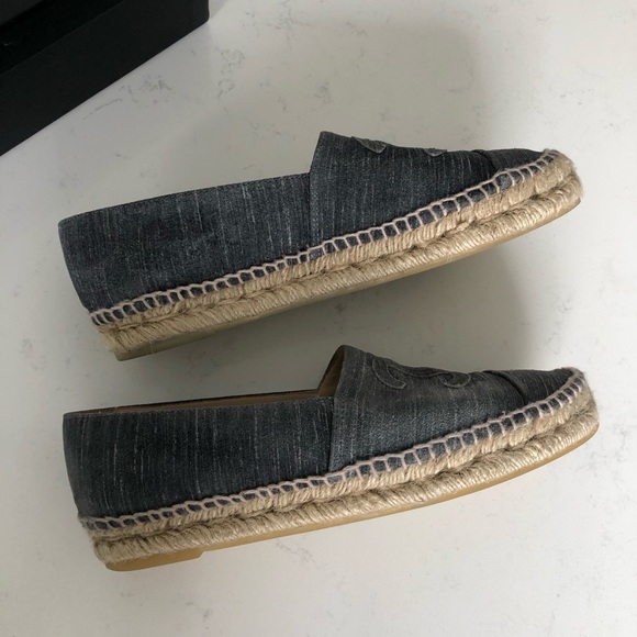 Authentic Chanel grey suede logo espadrilles 40 - Picture 7 of 8